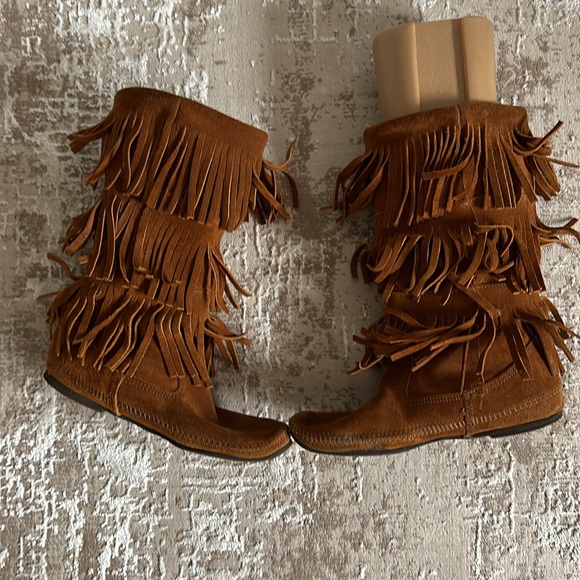 Minnetonka boots - Picture 2 of 9